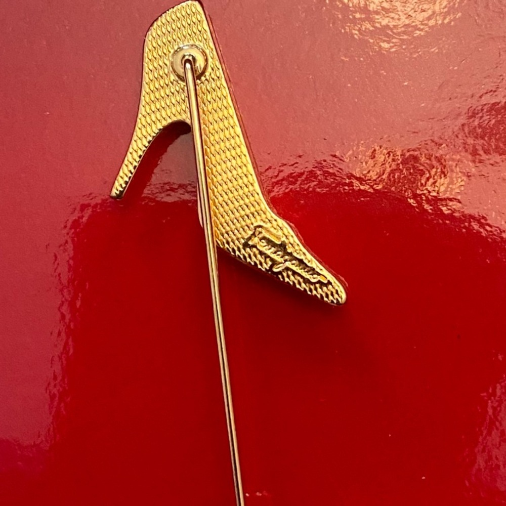 Salvador Ferragamo vintage Pin - Picture 2 of 2